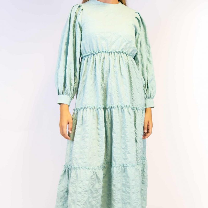 Driekwart jurk met gepofte mouwen in twee kleuren mintgroen en beigejurkShoppenvooriedereen