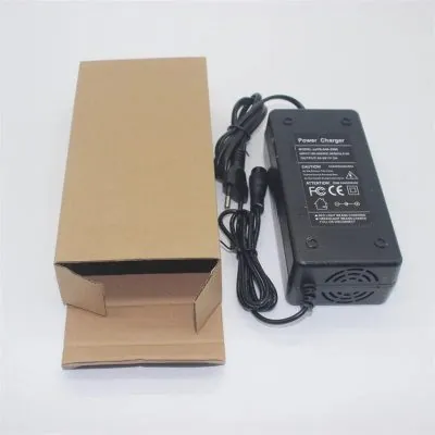 Oplader elektrische step J01 54.6V 2.0A